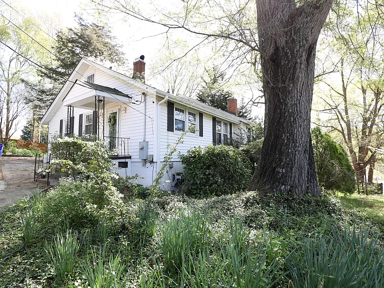 143 Keith Dr — Photo 4