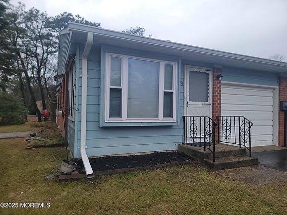 2nd image of 28 A Yorktowne Parkway