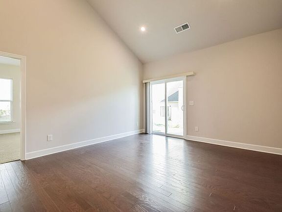 5th image of 59 Robertson Ave