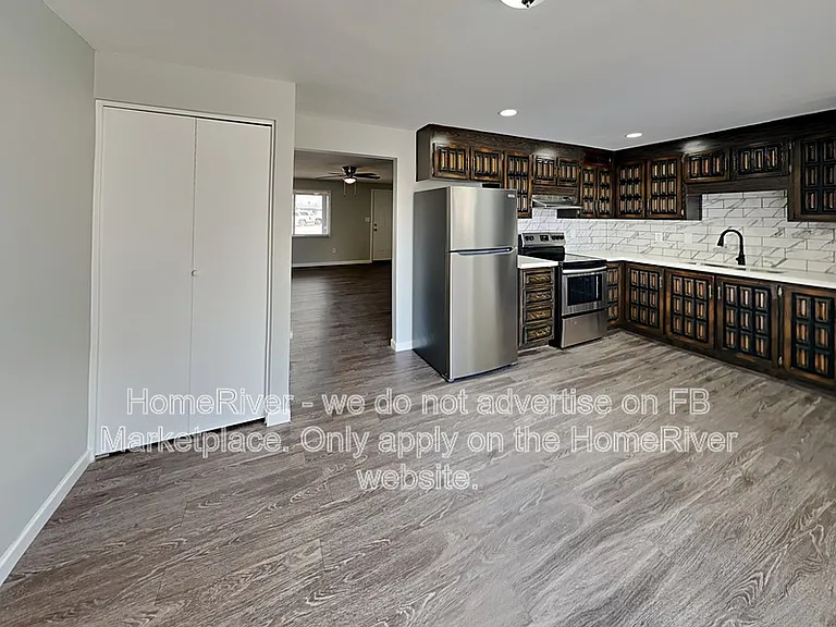 1801 N 63rd Dr — Photo 7
