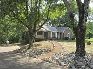 1183 Cumberland Heights Rd, Clarksville, TN 37040