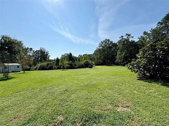 3rd image of 992 Lookout Tower Rd