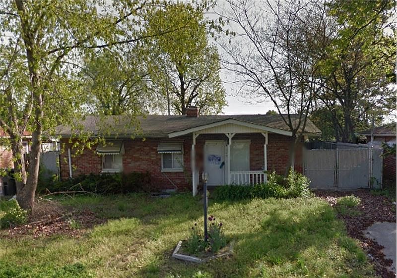 1st image of 507 Saint Nicholas Dr