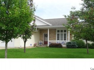 8182 N Oak Run Dr, Dahinda, IL 61428
