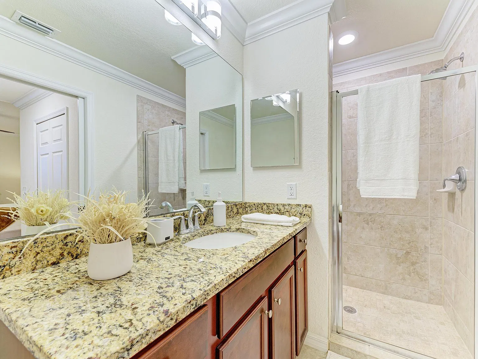 2 bed, 1142 sqft, $3,150 — Photo 4