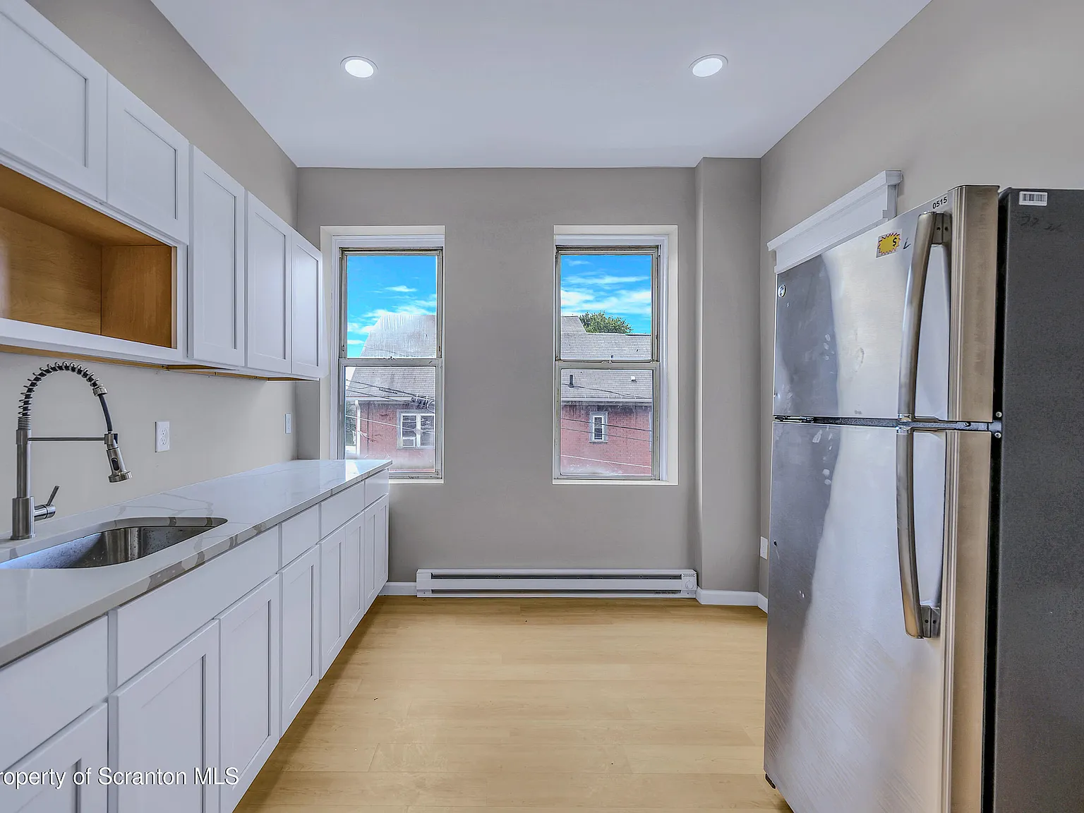 1 bed, 1.0 bath, 1271 sqft, $995 — Photo 3