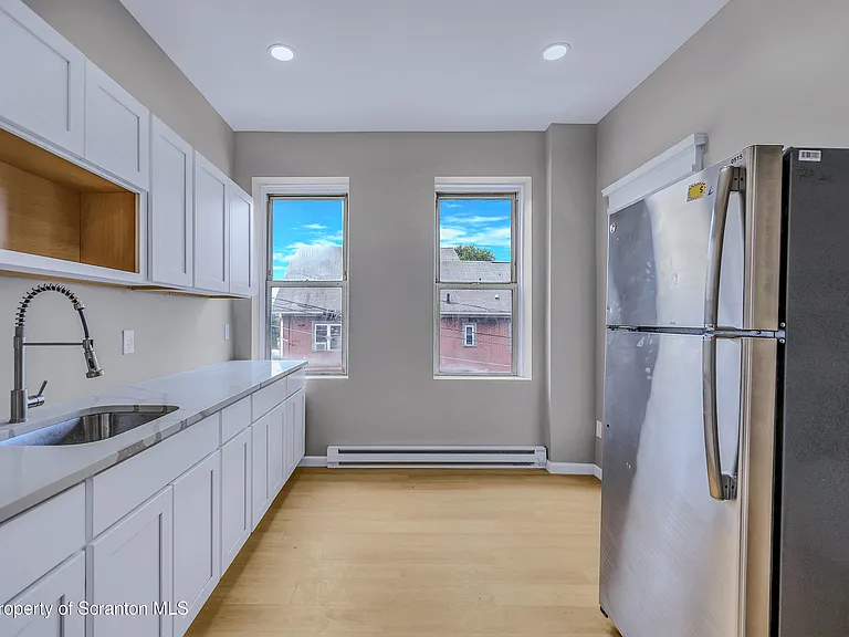 380 Scott St #2 — Photo 3