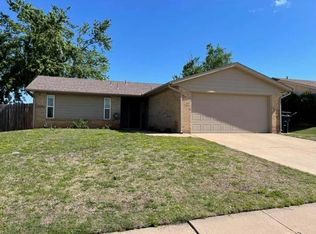 1201 SE 8th St, Moore, OK 73160