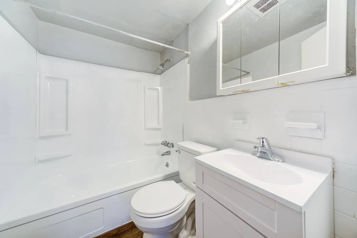 Mayfair Gardens — Photo 4