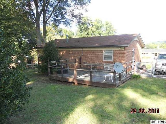 2nd image of 2209 Cloverwood Ln