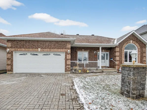 17 Ammolite St, Ottawa, ON K2S 1Y8