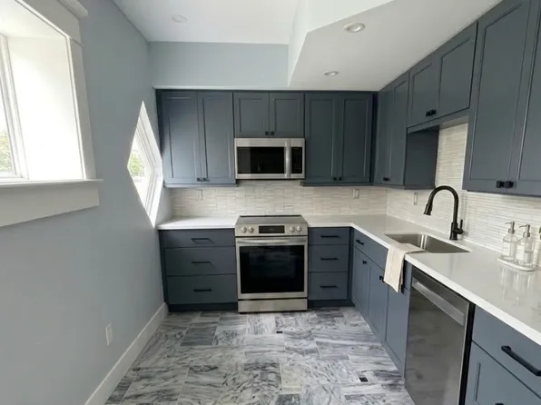 104 Division St, Petoskey, MI