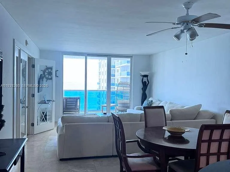 2301 Collins Ave #1425 — Photo 8