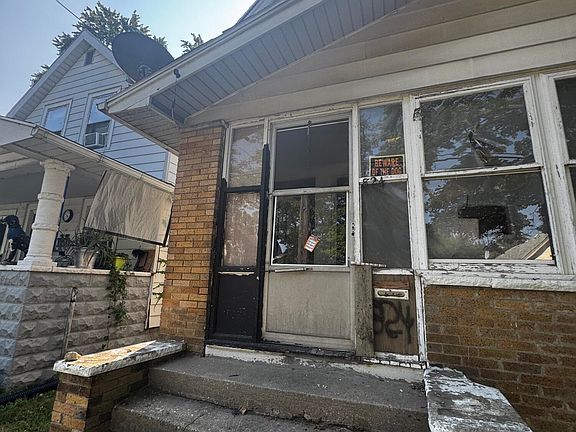 2nd image of 824 Bartley Pl