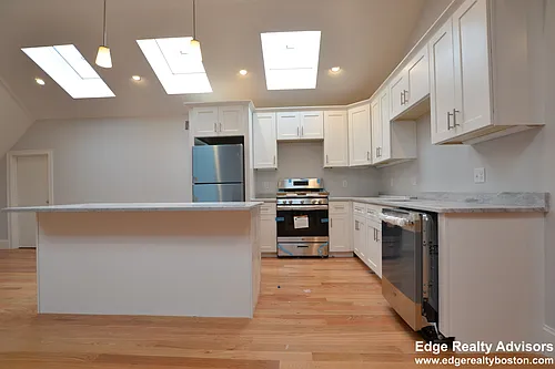 18 Murdock St Photo 1