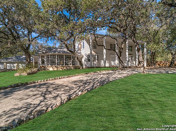 2nd image of 101 Hibiscus Ln