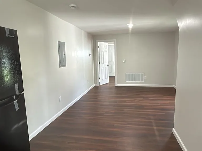 8 Hampton St #B — Photo 11