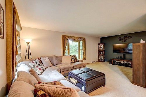 5th image of 185 Laurel Dr S