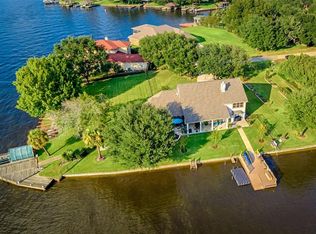 13606 Shoreline Dr, Willis, TX 77318