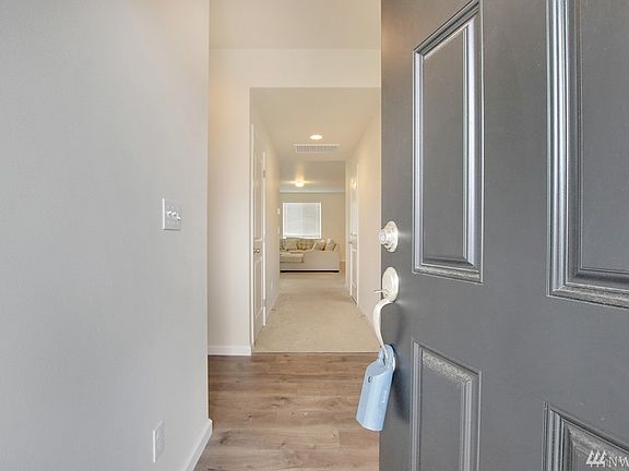 4th image of 18943 111th Avenue Ct E