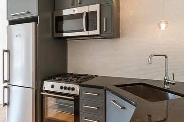 Rented by R New York | media 4