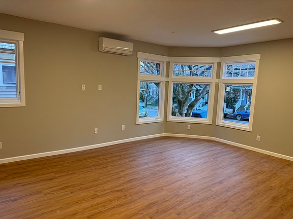 3rd image of 2367 NW Kearney St #4