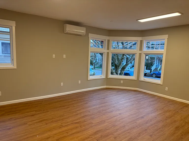 2367 NW Kearney St #4 — Photo 5