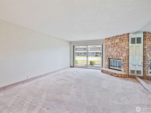 4th image of 605 Peardale Lane #18