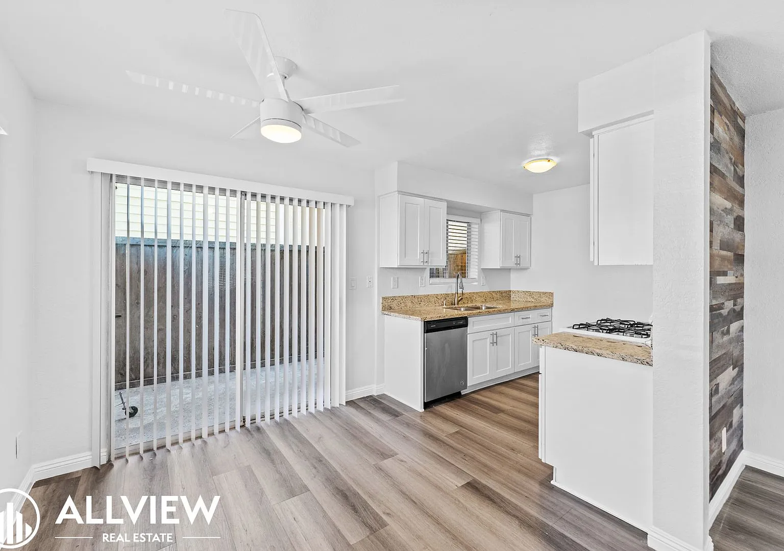 221 10th Street — Photo 1