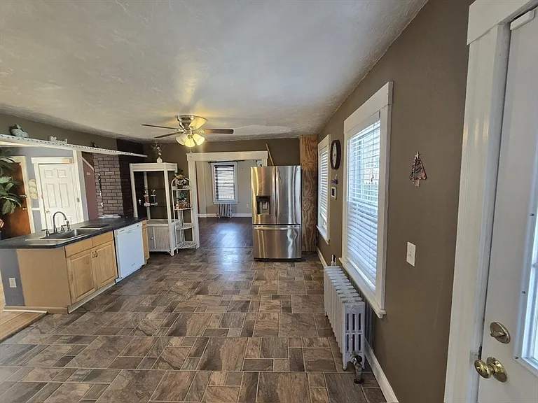 14 Chestnut Ave #2 — Photo 17