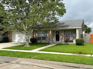 824 Lawrence St, Gretna, LA 70056