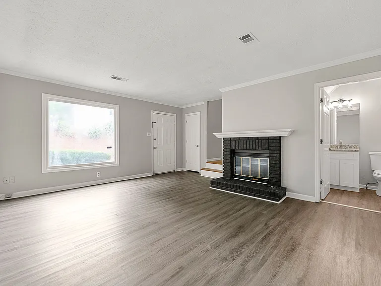 218 Mill Creek Pl — Photo 4