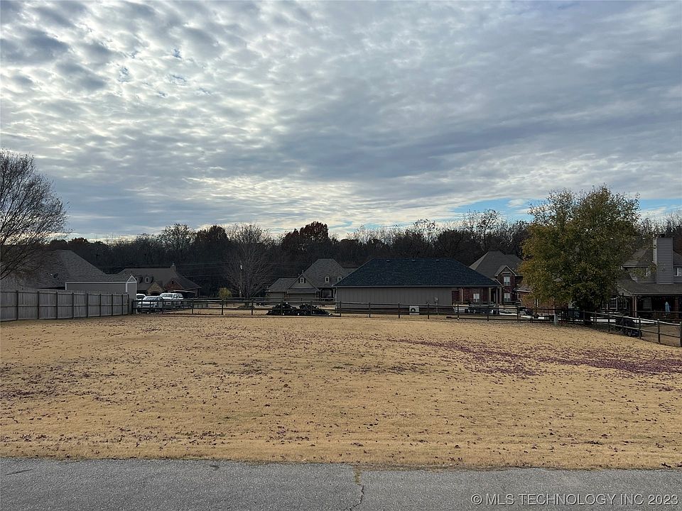 1st image of Tall Chief Ave
