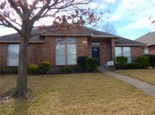 912 Sumner Dr, Mesquite, TX 75149