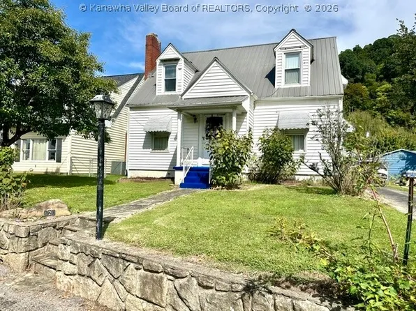 120 W Reynolds Ave, Belle, WV 25015