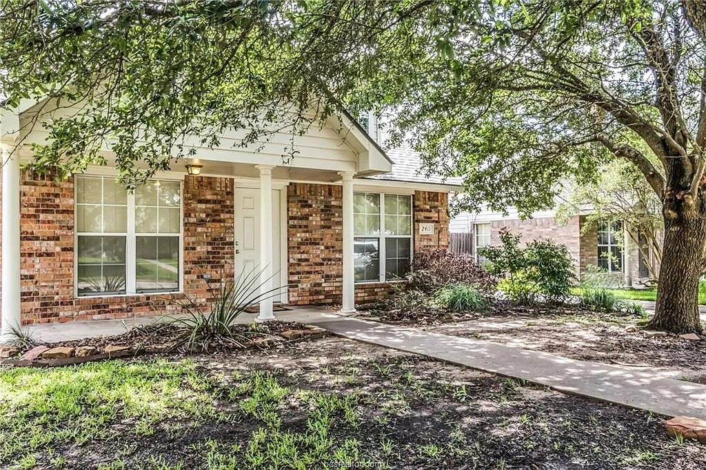 3 bed, 1288 sqft, $1,600 — Photo 2