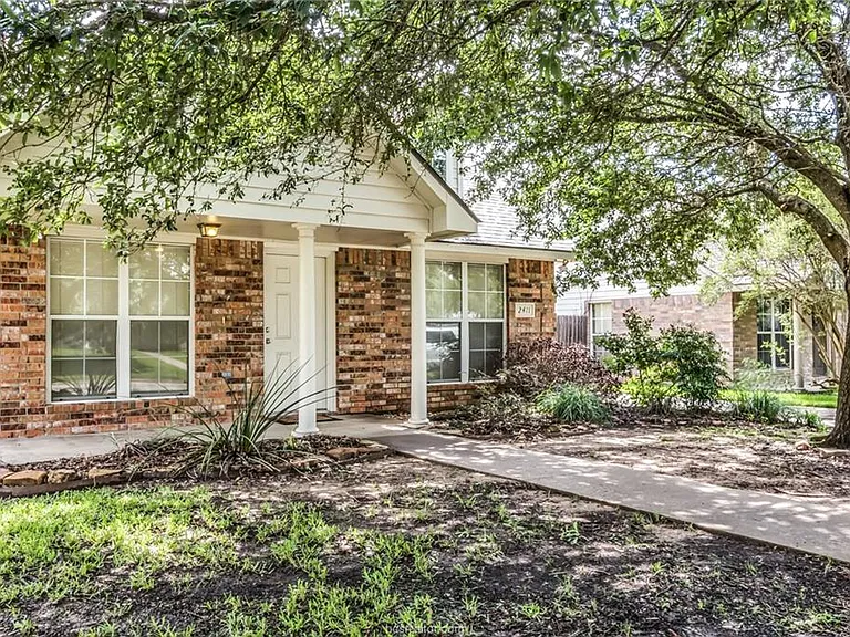 2411 Pintail Loop — Photo 2