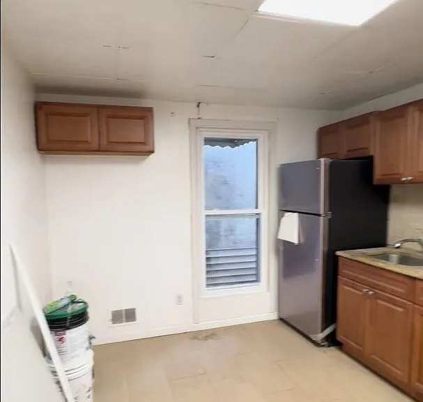 1255 Bay St #1 — Photo 3