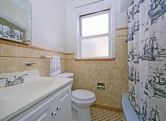 4th image of 6366-6368 Bancroft Ave