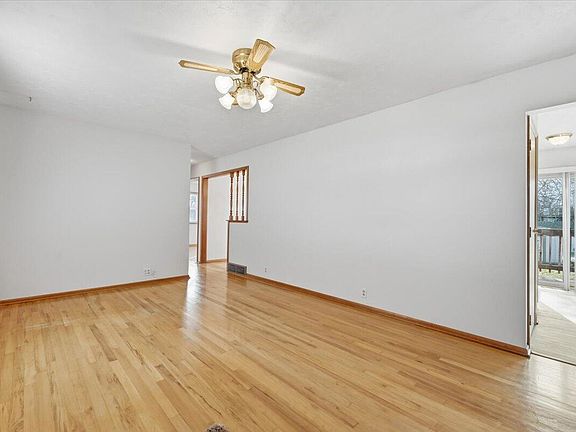 4th image of 85 Wenwood Cir