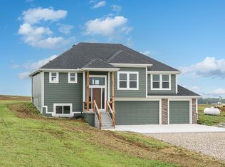 23576 235th St, Leavenworth, KS 66048