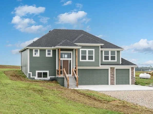 23576 235th St, Leavenworth, KS 66048