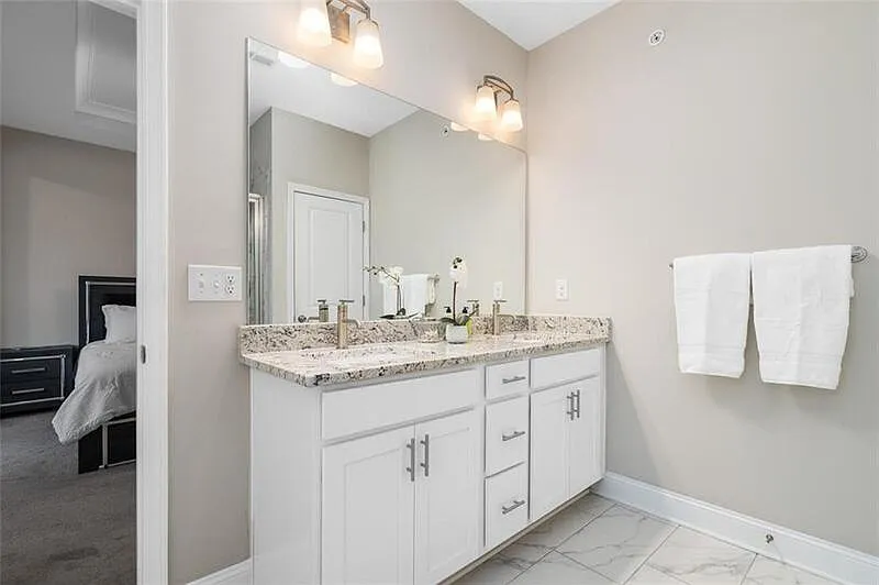 4 bed, 3.5 bath, 2594 sqft, $3,650 — Photo 4
