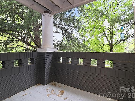 4th image of 603 Queens Rd APT B