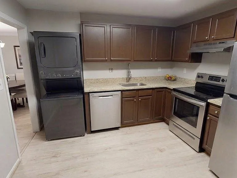 18622 Walkers Choice Rd #6 — Photo 1