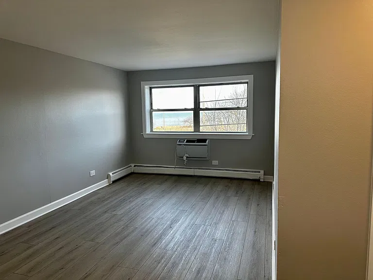 Loyola Beach Apartments — Photo 16
