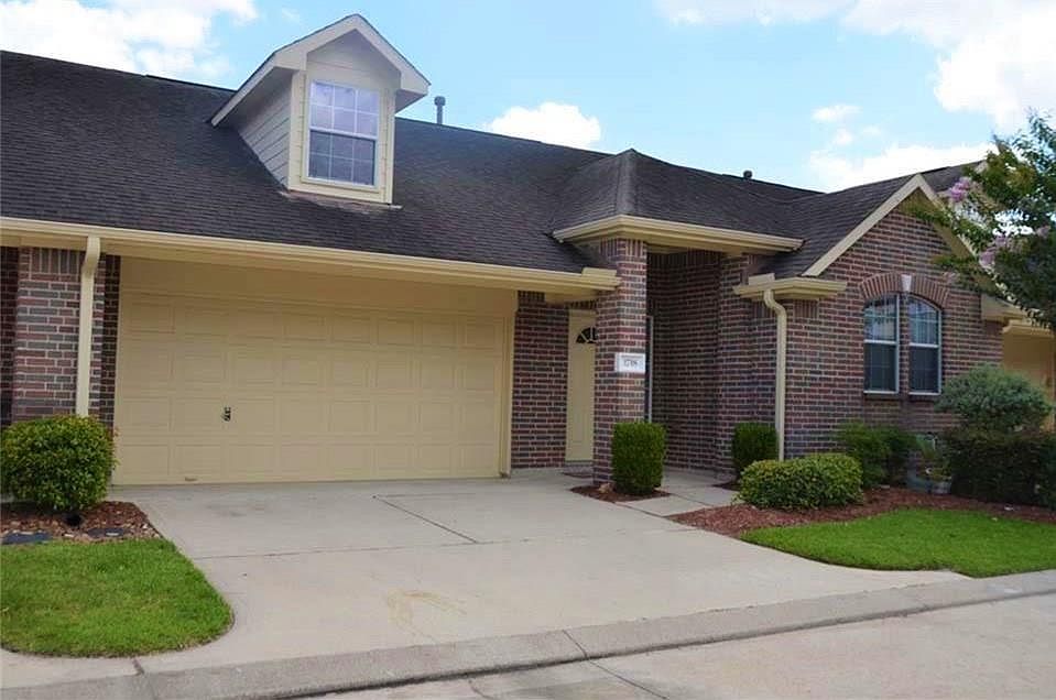 1st image of 1718 Village Townhome Dr