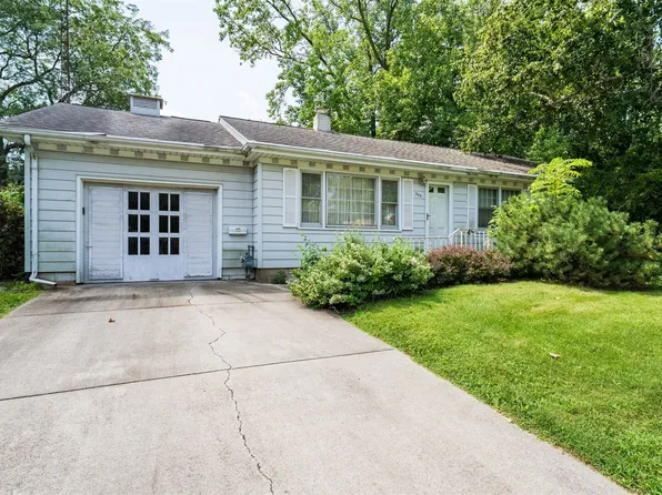 905 Ruston Ave, Normal, IL 61761