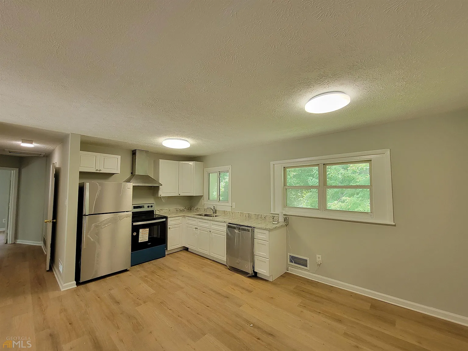 5 bed, 2.0 bath, 2000 sqft, $1,870 — Photo 4