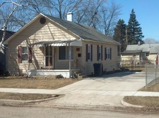 2706 Fitzhugh St, Bay City, MI 48708